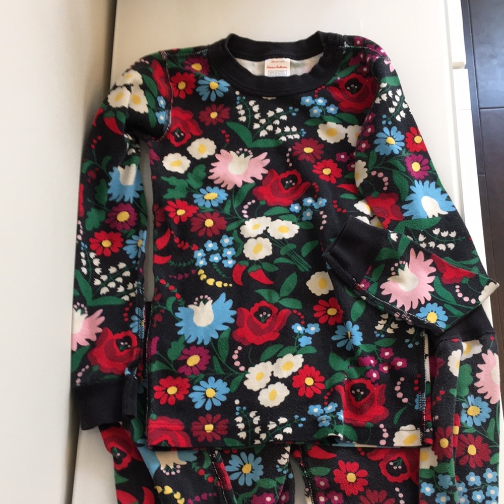 Hanna Andersson flower pajamas 130